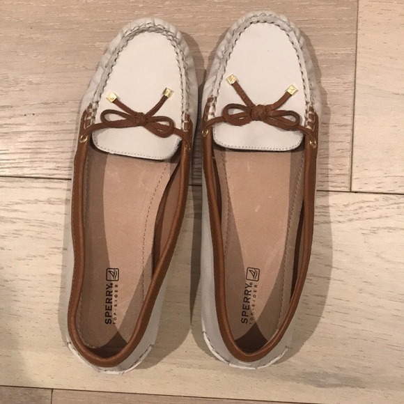 Sperry Womens Katherine Shoes Ivory and Cognac